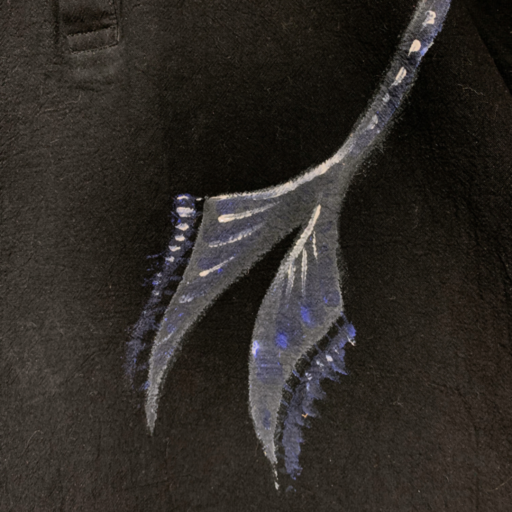 Personnage féminin illustré dans un univers magique et symbolique